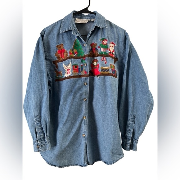 eagles eye collectibles Tops - Denim embroidered vintage Christmas long sleeve button down shirt